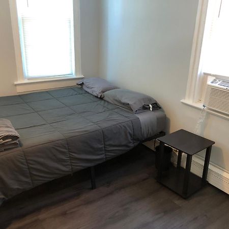 Private 2-Bedroom With Free Parking And Direct Bus To Nyc Manhattan Only 2 Blocks Away ลินเดน ภายนอก รูปภาพ