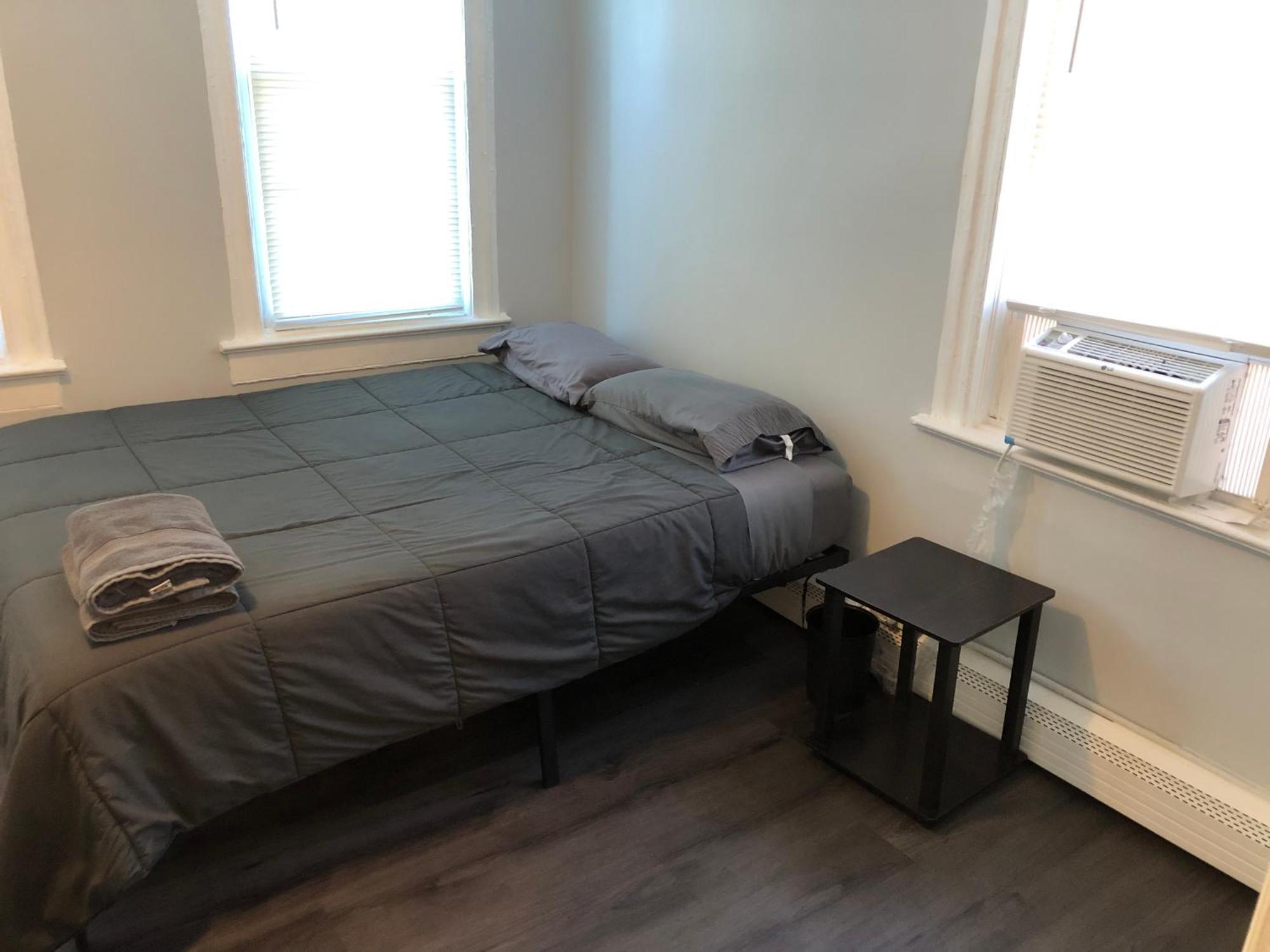 Private 2-Bedroom With Free Parking And Direct Bus To Nyc Manhattan Only 2 Blocks Away ลินเดน ภายนอก รูปภาพ